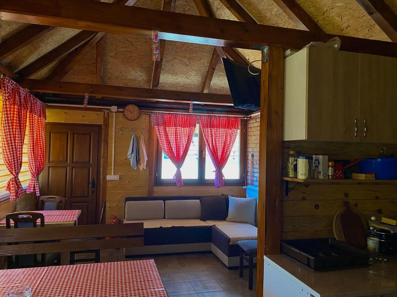 Kuca Za Odmor Andrea Holiday home *